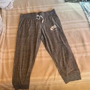 Nike Cropped Sweats